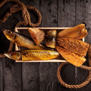 Schatzkiste - 1300g gemischter Räucherfisch